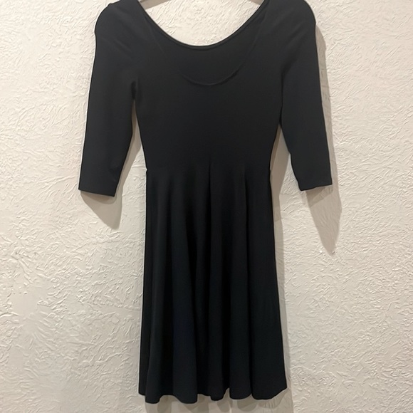 EUC EXPRESS BLACK DRESS SIZE XS LITTLE BLACK DRESS - Picture 2 of 3